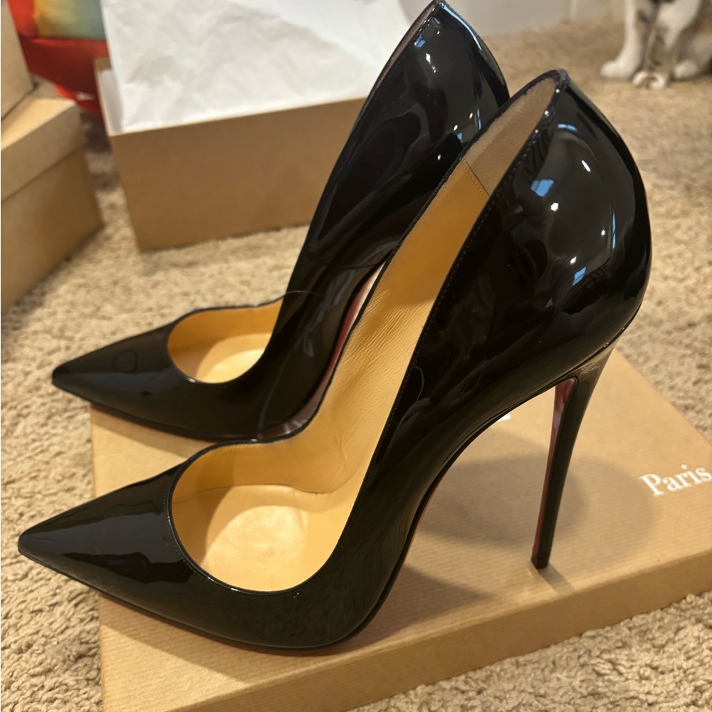 Louboutin So Kate 120mm
black patent size 41.5